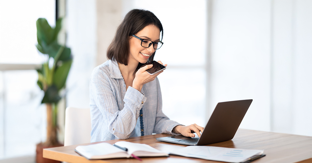 SEO local y búsquedas por voz: Cómo llegar al usuario en movimiento